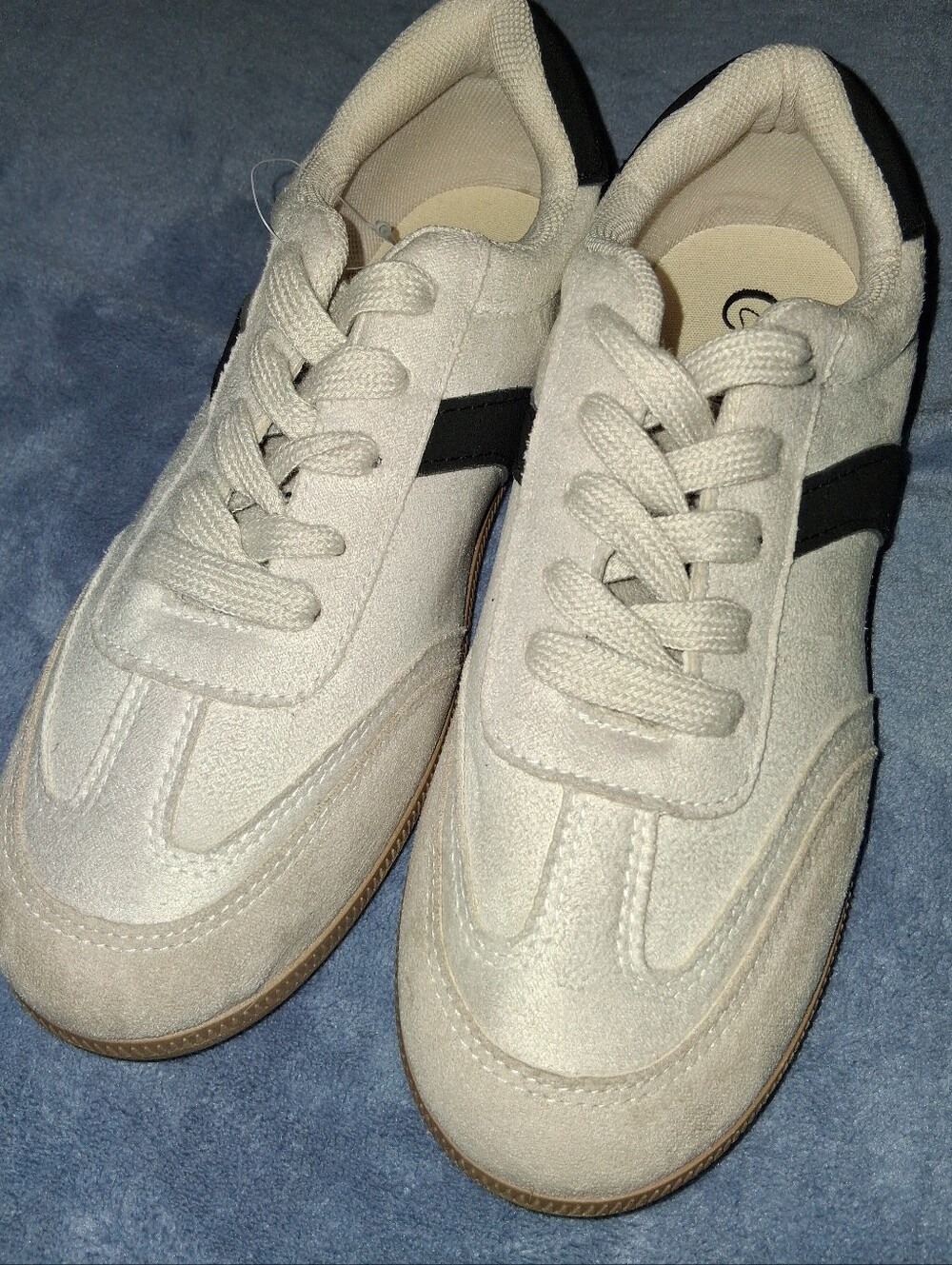 NEW Casual Suede Sneakers in Cream w Black Accent Lady's 7
